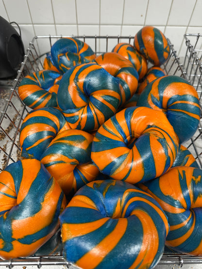 Knicks Fans Bagel Box (12 Bagels)
