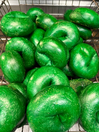 12 St Patrick's Day Green Bagels